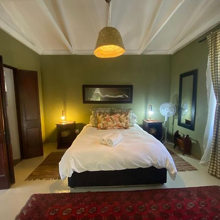 The Riverdeck Accommodation And Backpackers Книсна Екстериор снимка