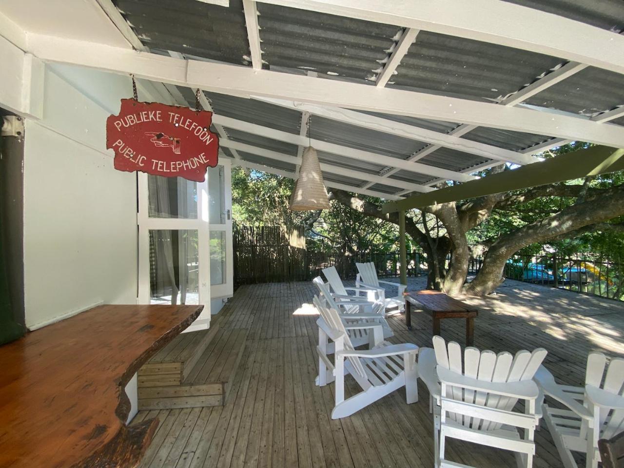 The Riverdeck Accommodation And Backpackers Книсна Екстериор снимка