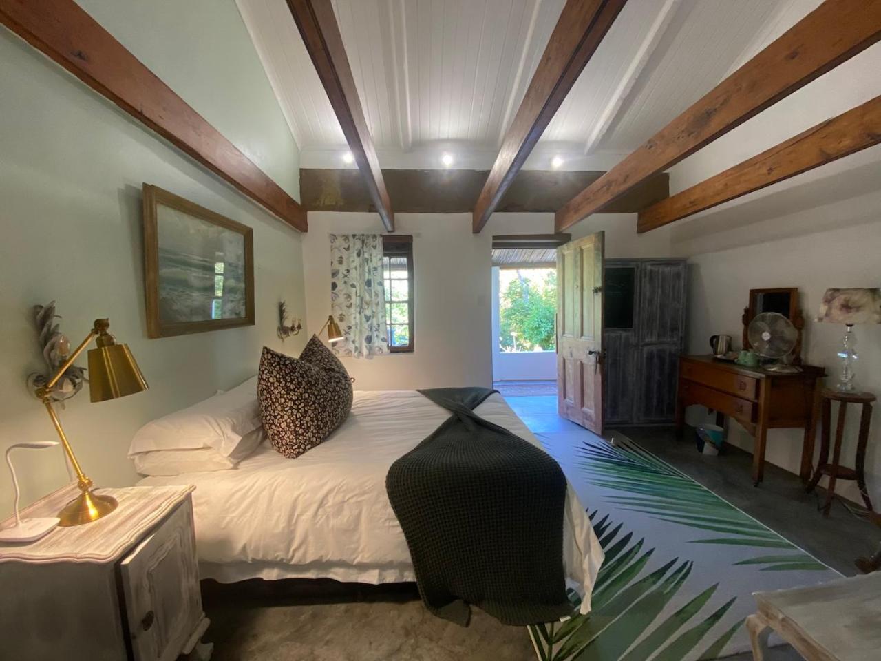 The Riverdeck Accommodation And Backpackers Книсна Екстериор снимка