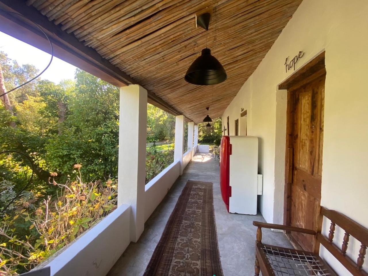 The Riverdeck Accommodation And Backpackers Книсна Екстериор снимка