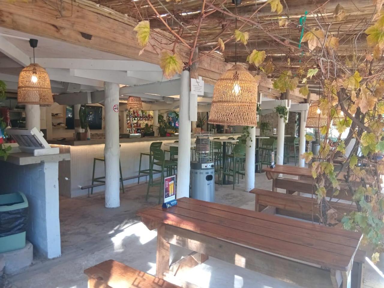 The Riverdeck Accommodation And Backpackers Книсна Екстериор снимка